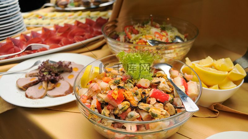 食品代加工与OEM：如何选择最适合的合作模式**